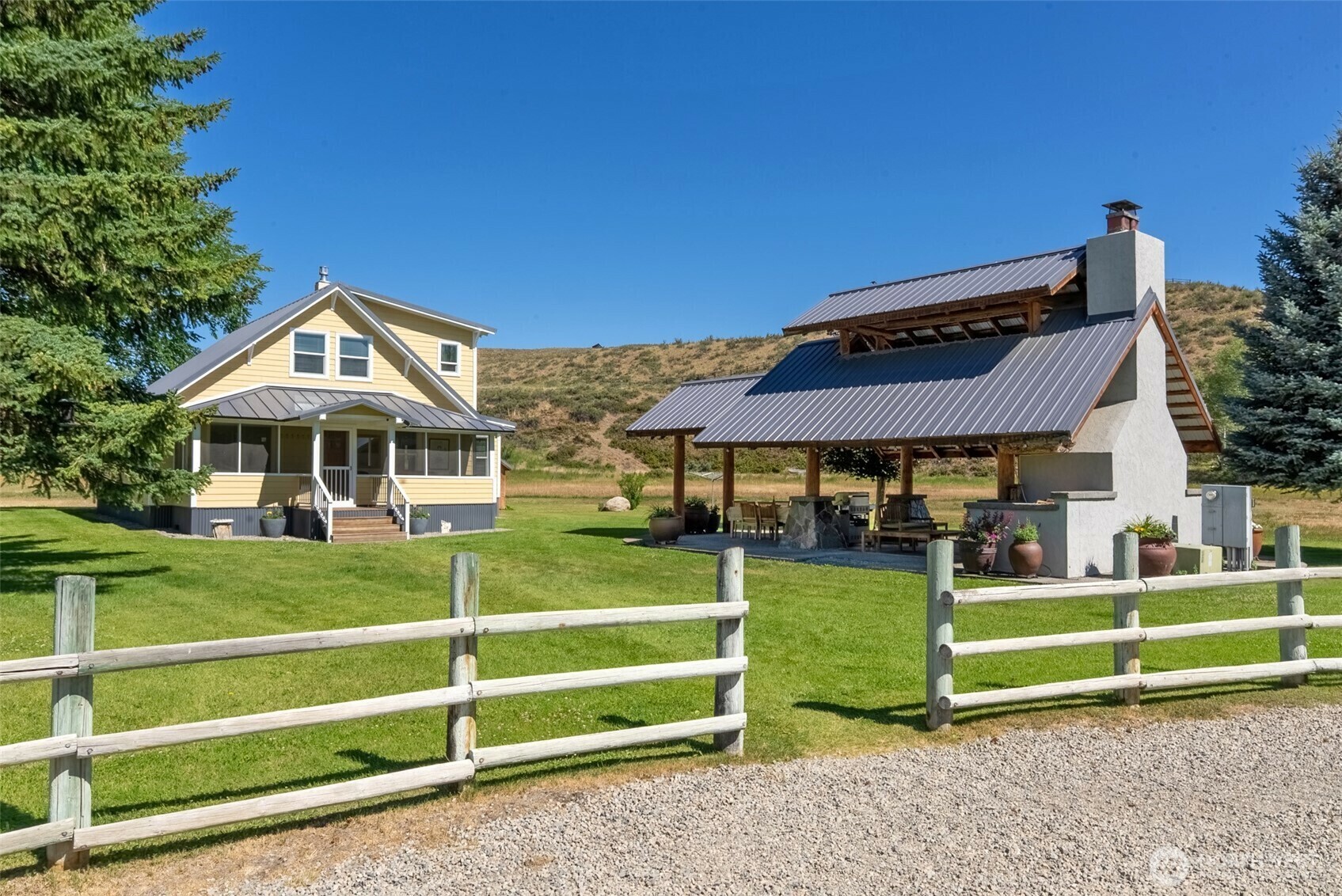 Property Photo: 19211 State Route 20 WA 98862