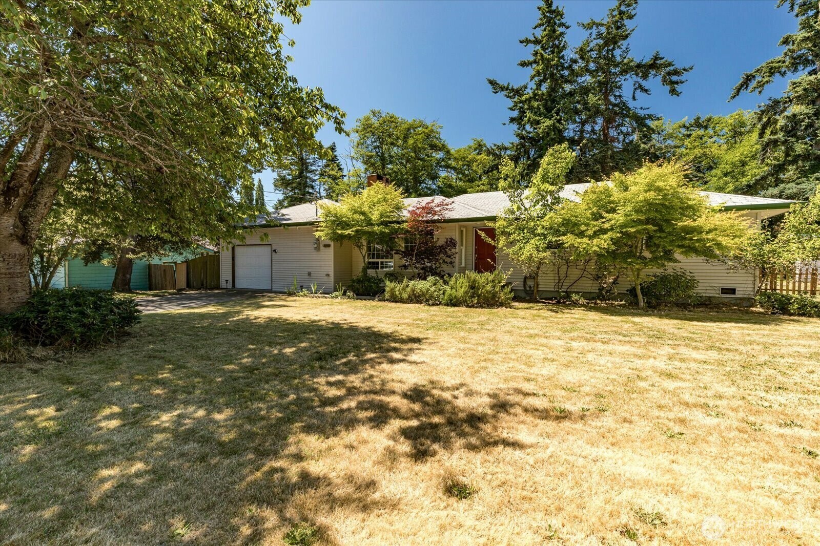 Property Photo:  867  Walker Avenue  WA 98277 