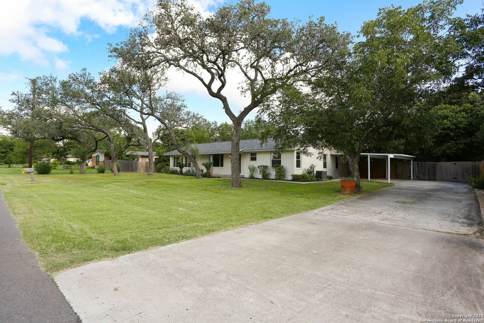 Property Photo: 371 Donella TX 78232