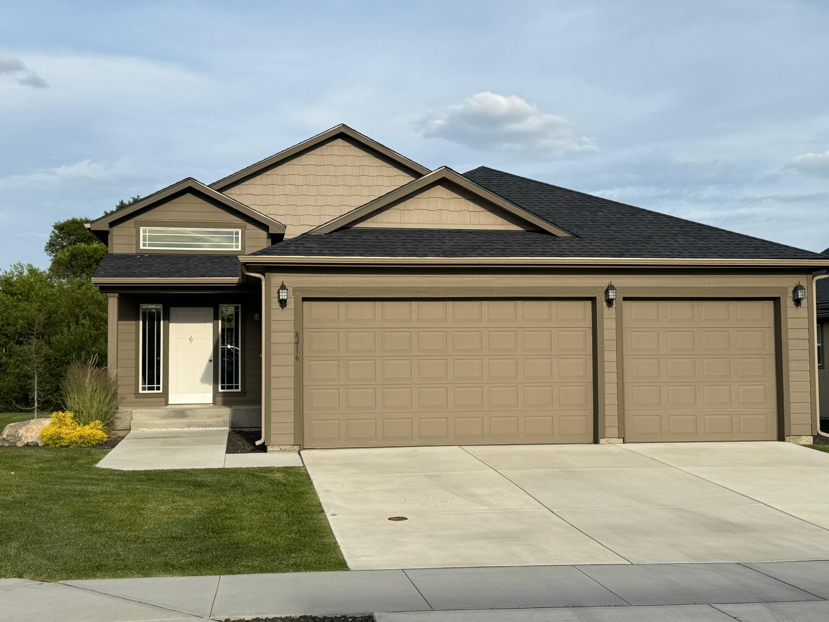Property Photo:  8416 N Summerhill Ln  WA 99208 