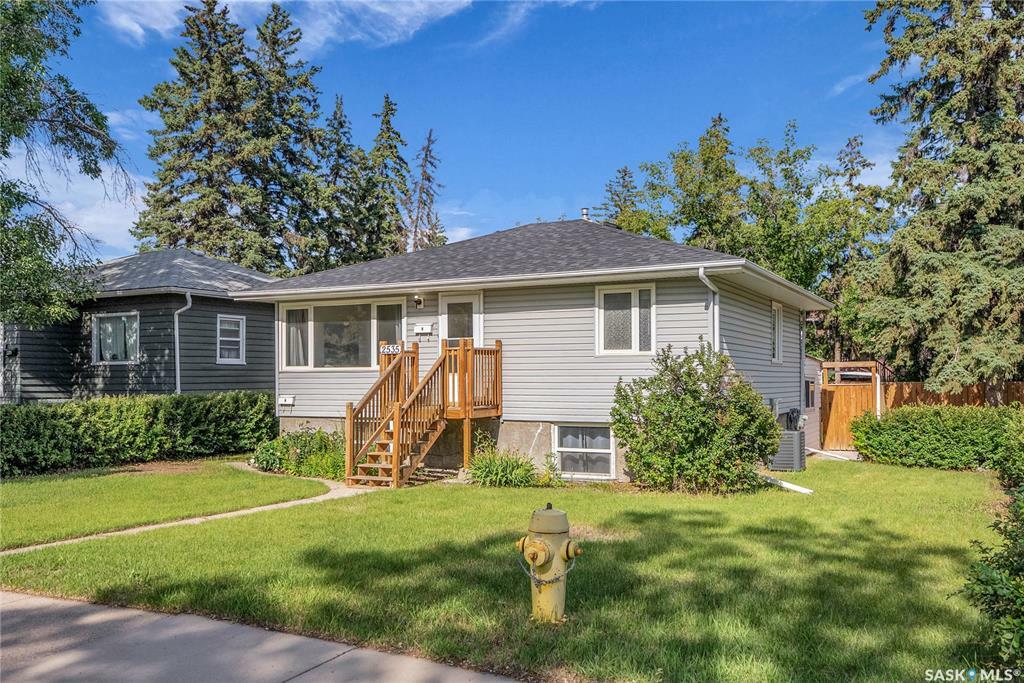 Property Photo:  2535 Kelvin Avenue  SK S7J 0T6 