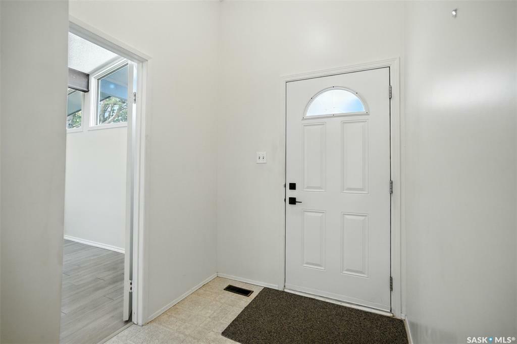 Property Photo:  358 Anderson Crescent  SK S7H 4A3 