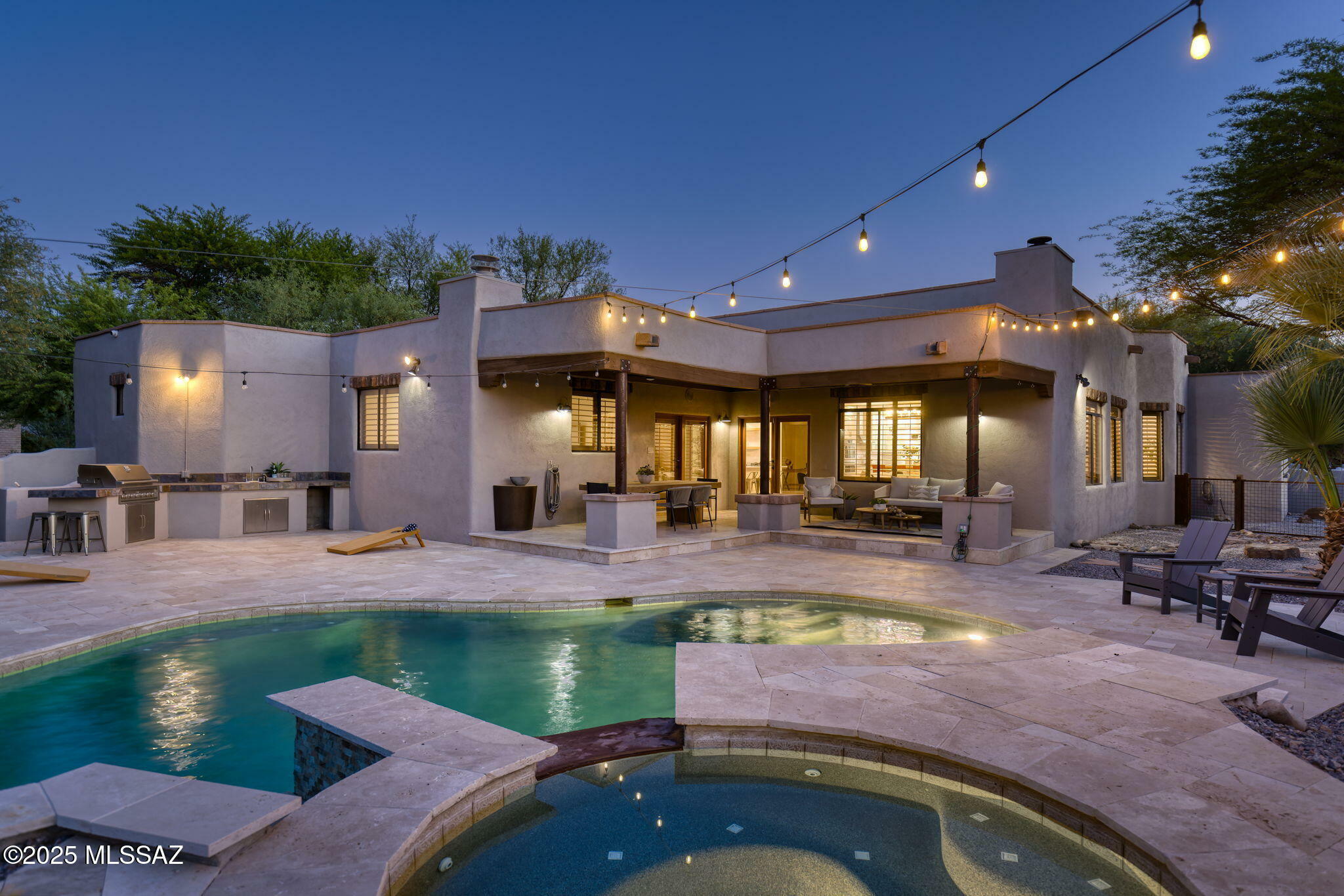 Property Photo: 12509 E Jeffers Place AZ 85749