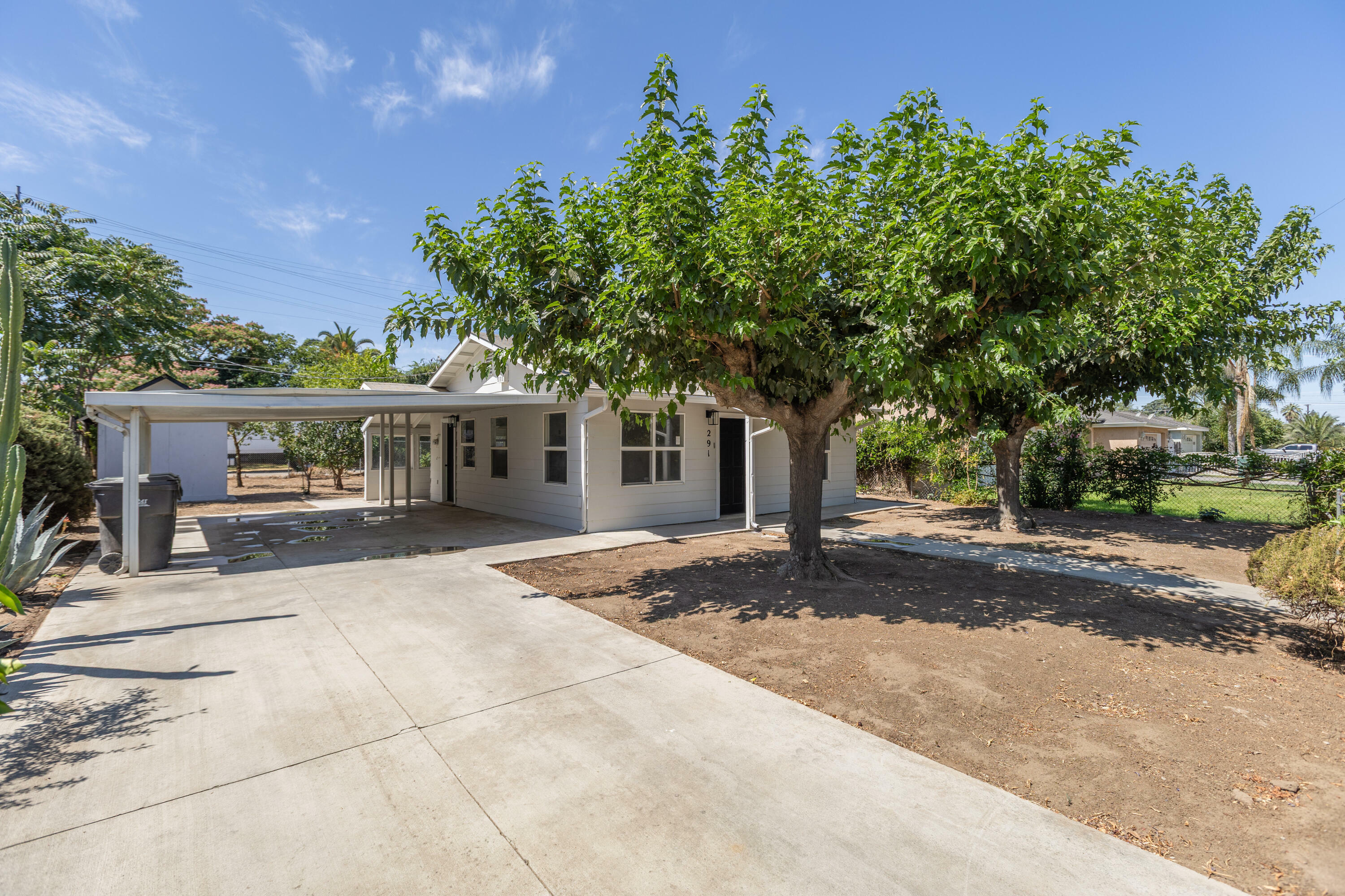Property Photo:  291 E Birch Street  CA 93223 