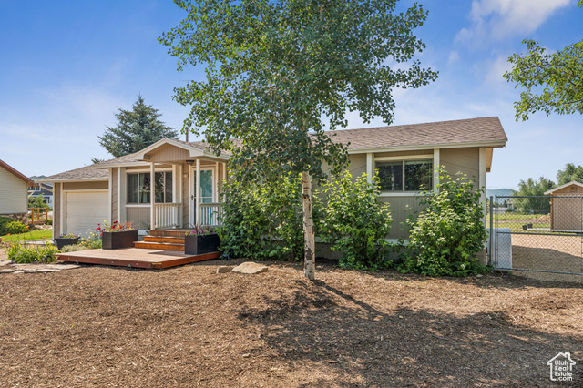 Property Photo: 48 E 400 N UT 84049