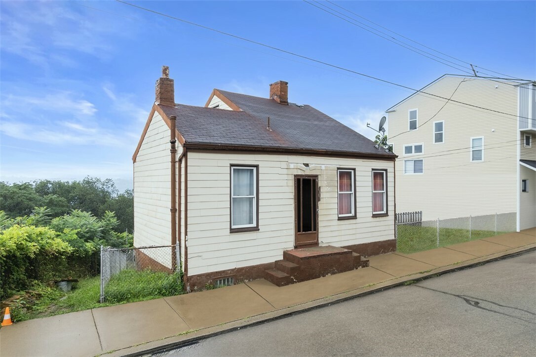 Property Photo: 1603 Meadville St PA 15214