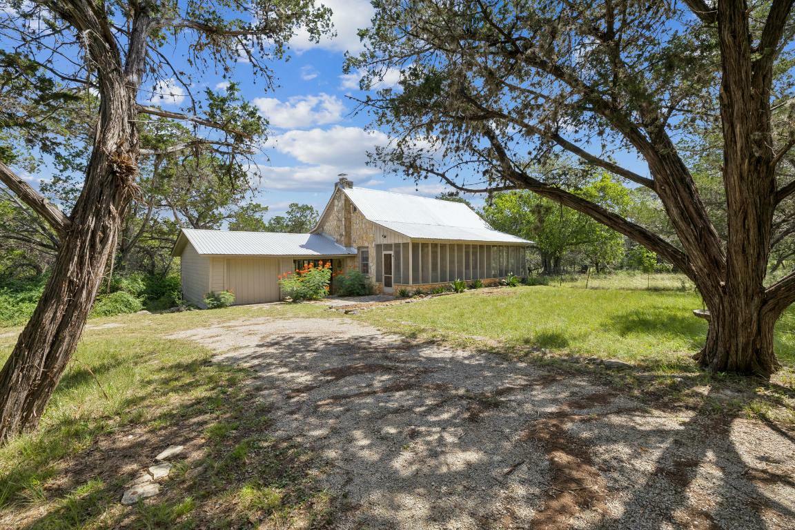 Property Photo: 959 Highland Drive TX 78003