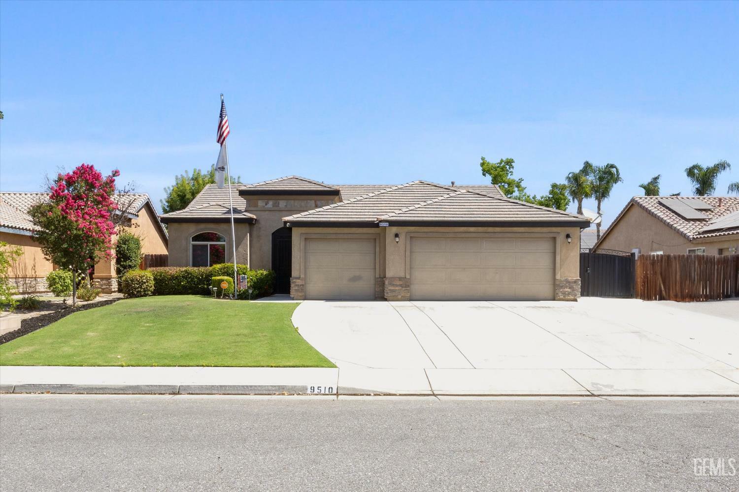 9510 Midnight Creek Way  Bakersfield CA 93311 photo