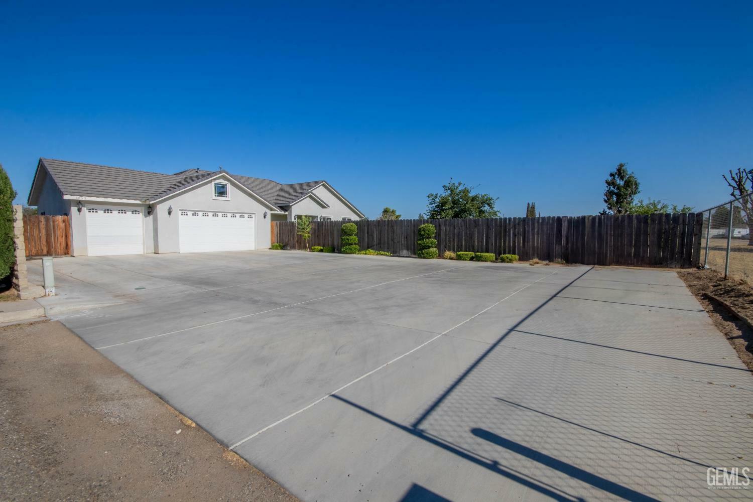 Property Photo: 1850 Verdugo Lane CA 93312