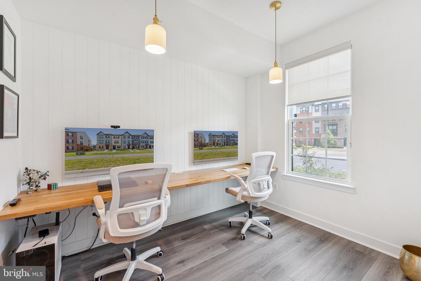 Property Photo: 14044 Sunrise Valley Drive VA 20171