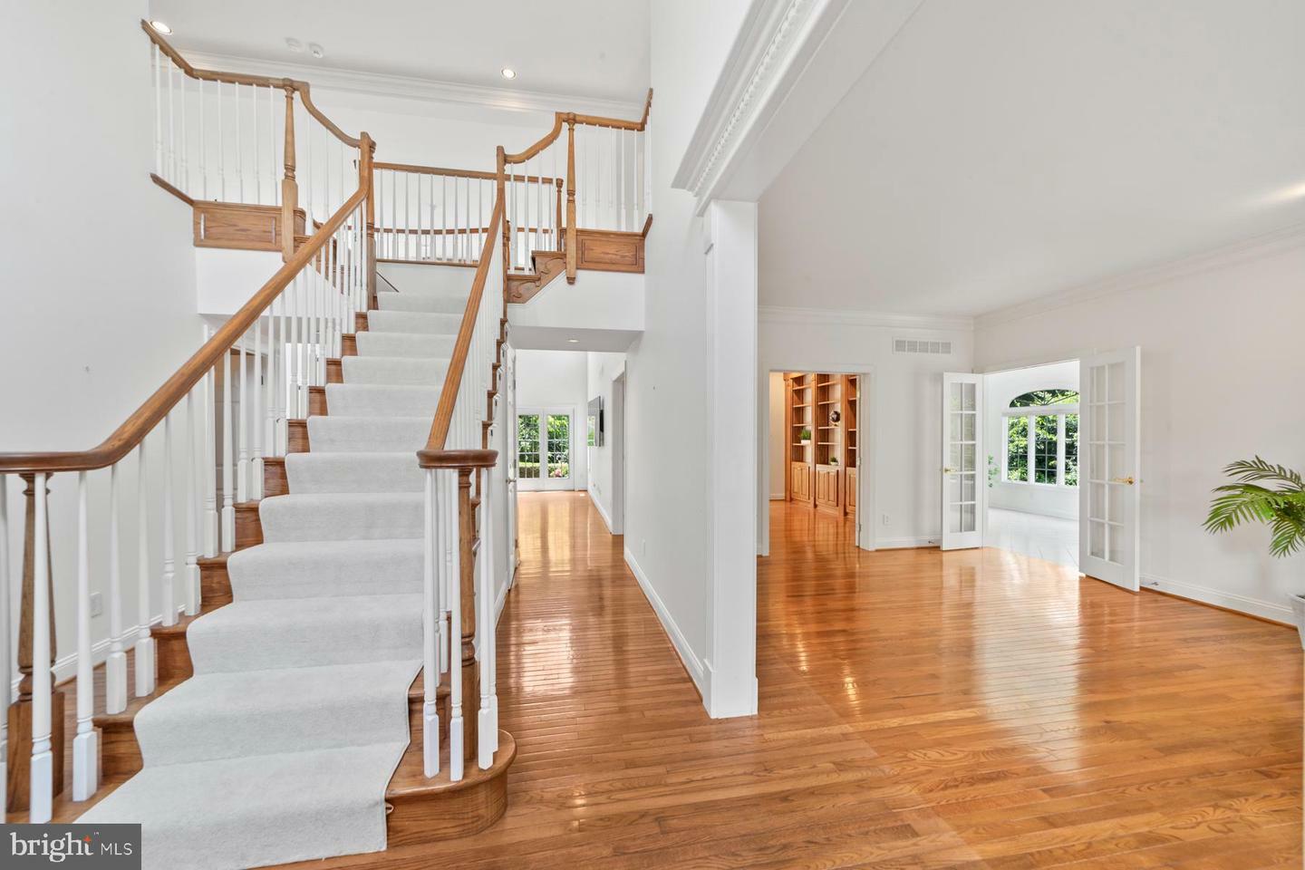 Property Photo: 62 Ettl Circle NJ 08540