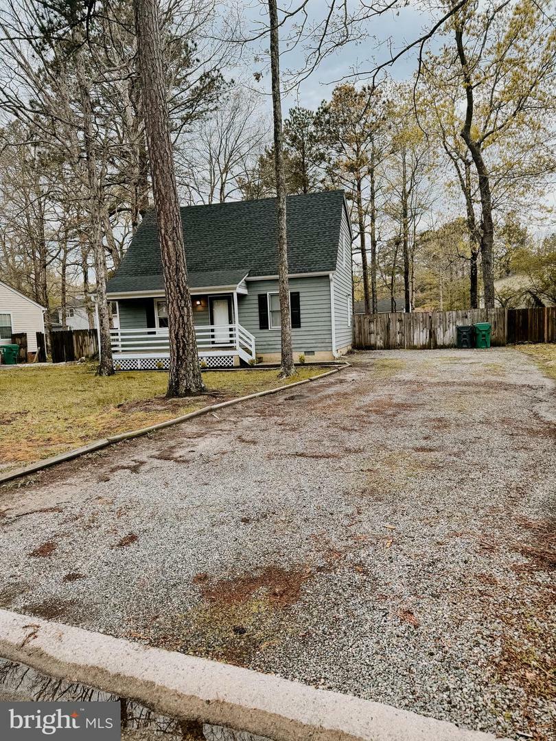 Property Photo: 6 Courtside Lane VA 23005