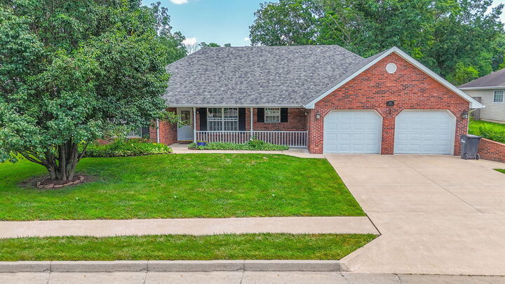 Property Photo:  604 Adens Woods Ct  MO 65201 