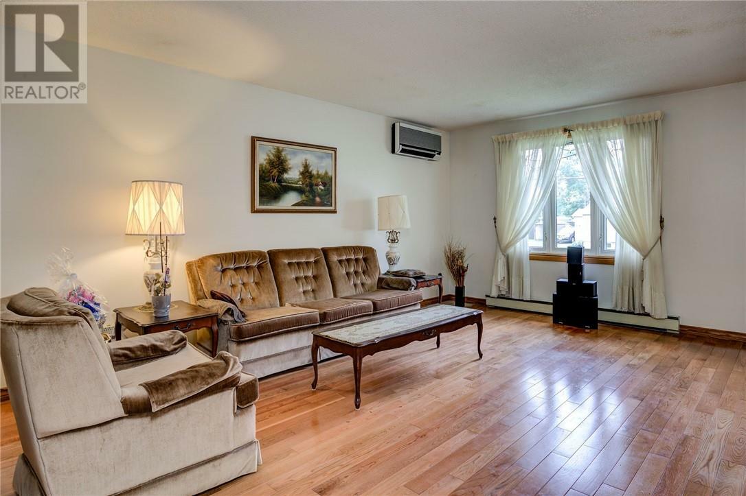 Property Photo: 190 Fourth Ave ON P3B 3R8