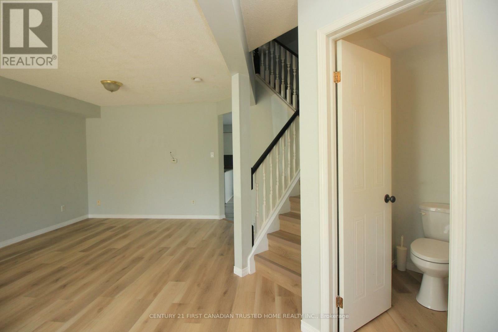 Photo de la propriété:  281 Blue Forest Drive  ON N6G 3J7 