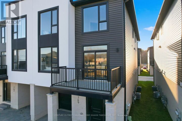 Property Photo: 798 Buckeye Lane ON N6G 5B1