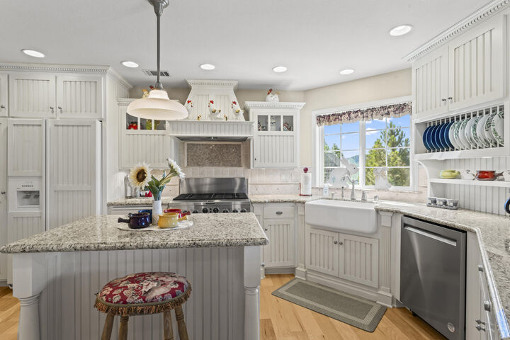 Property Photo: 692 Zurich Drive CA 92352