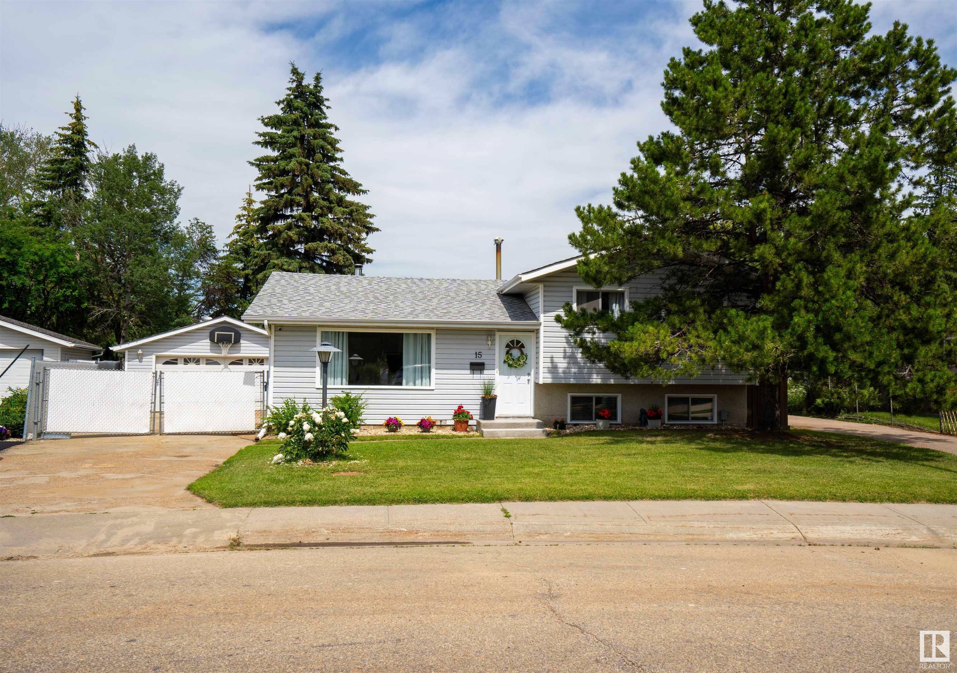 15 Fifth Avenue  Spruce Grove AB T7X 2C5 photo