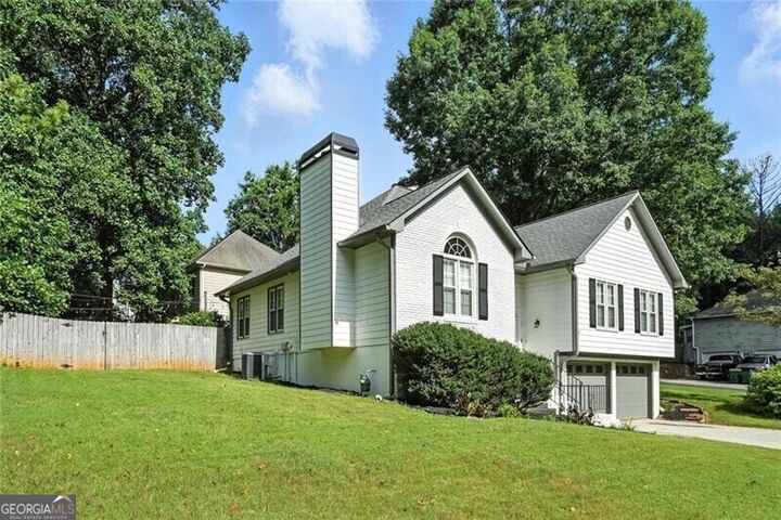 Property Photo: 1361 Chatley Way GA 30188