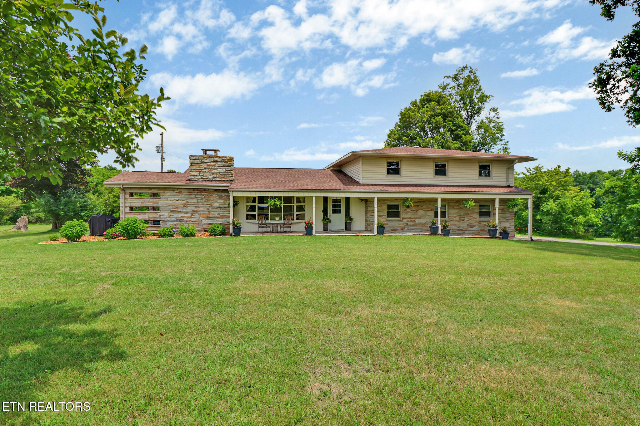 Property Photo: 964 Joe Tabor Rd TN 38571