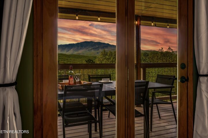 Property Photo: 859 Pinnacle Vista Rd TN 37738