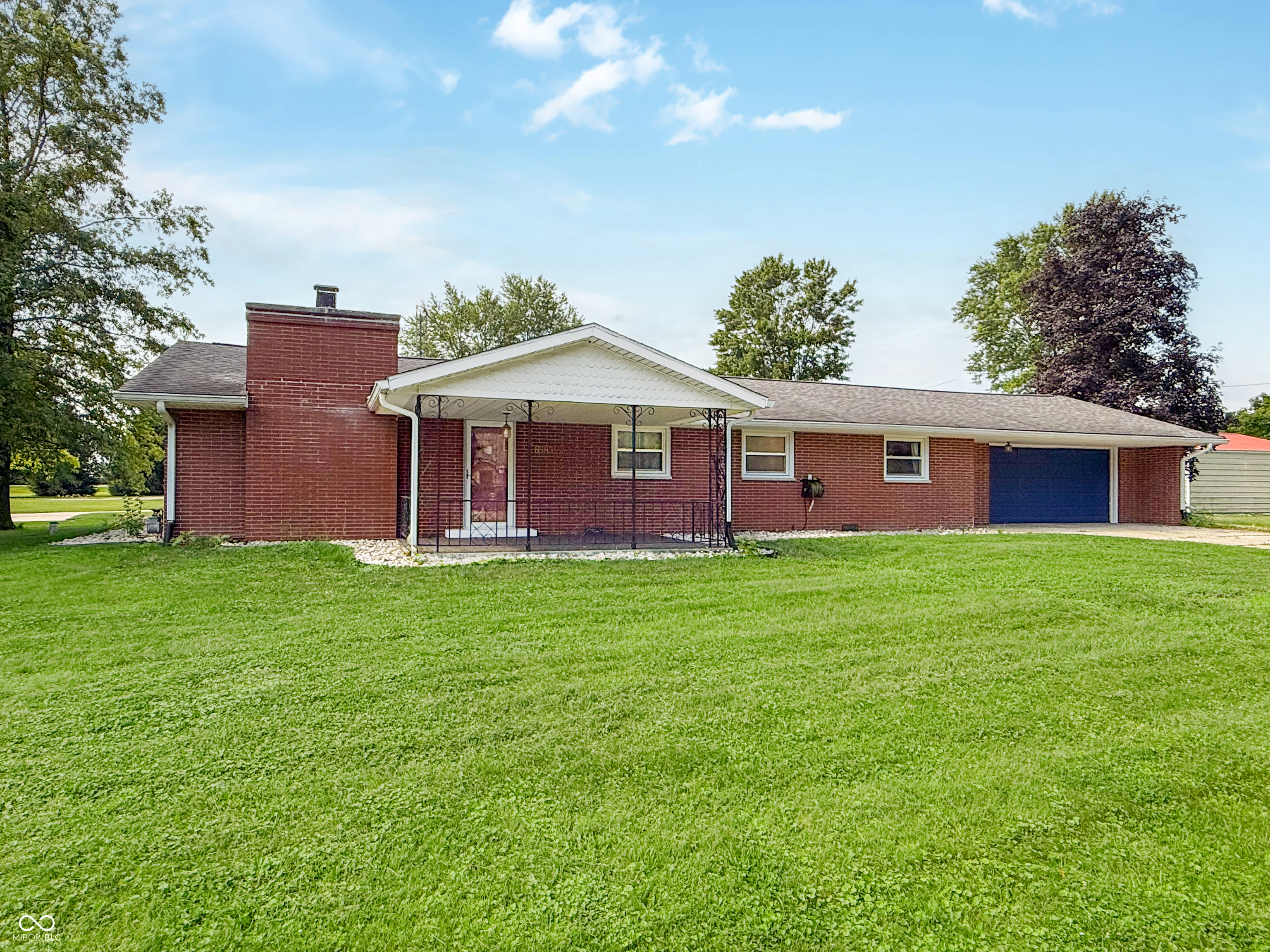 8883 W Hilltop Lane  Elwood IN 46036 photo