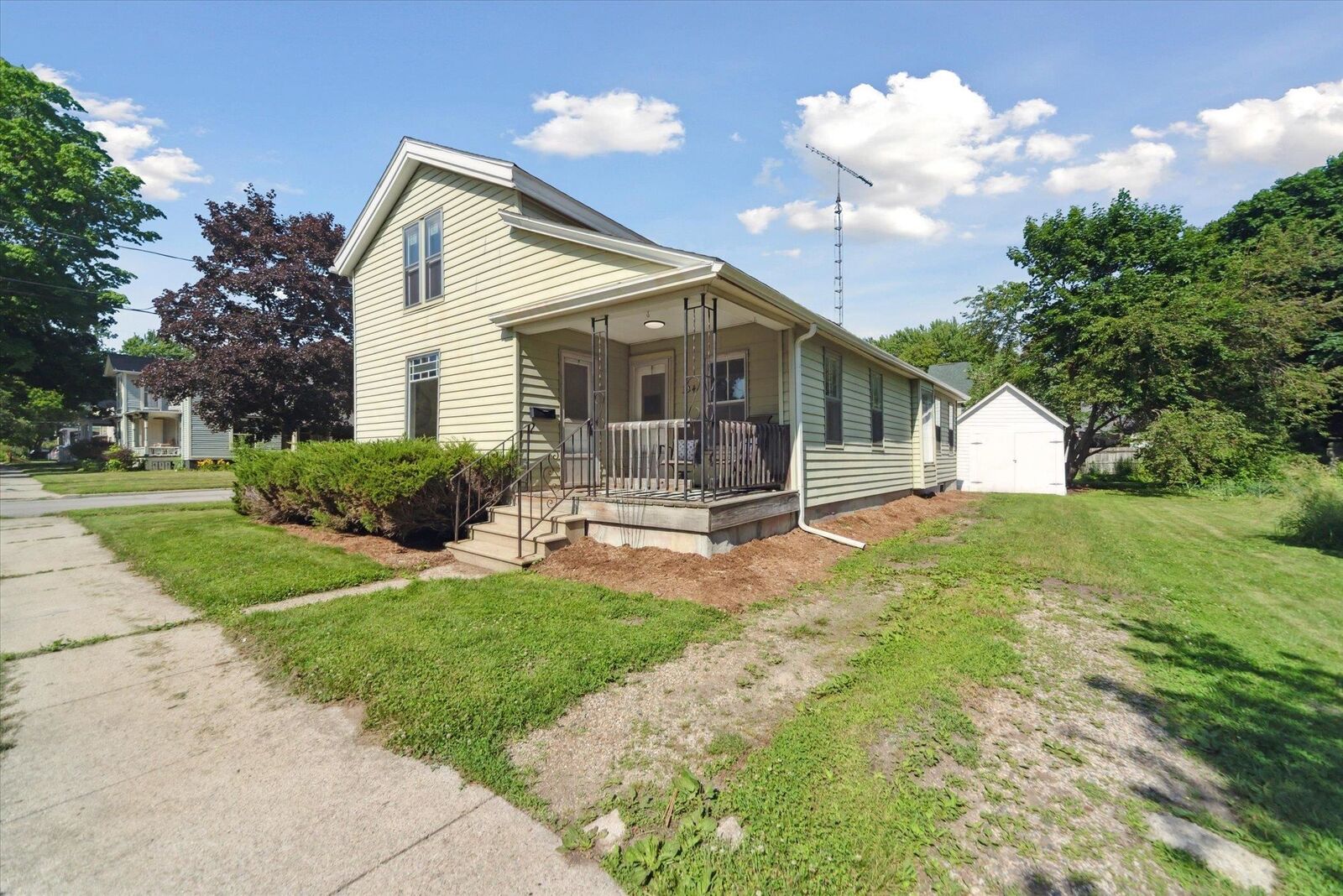Property Photo:  334 N Hickory Street  MI 48867 