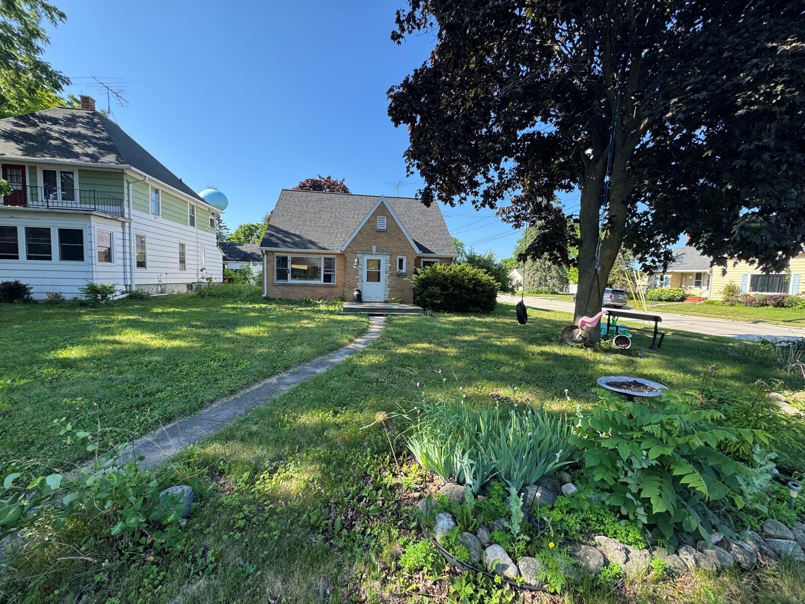 Property Photo:  155 W Union Ave  WI 53013 