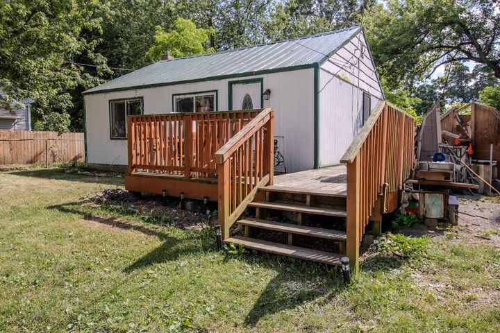 Property Photo:  712 S Lagrave Street  MI 49079 