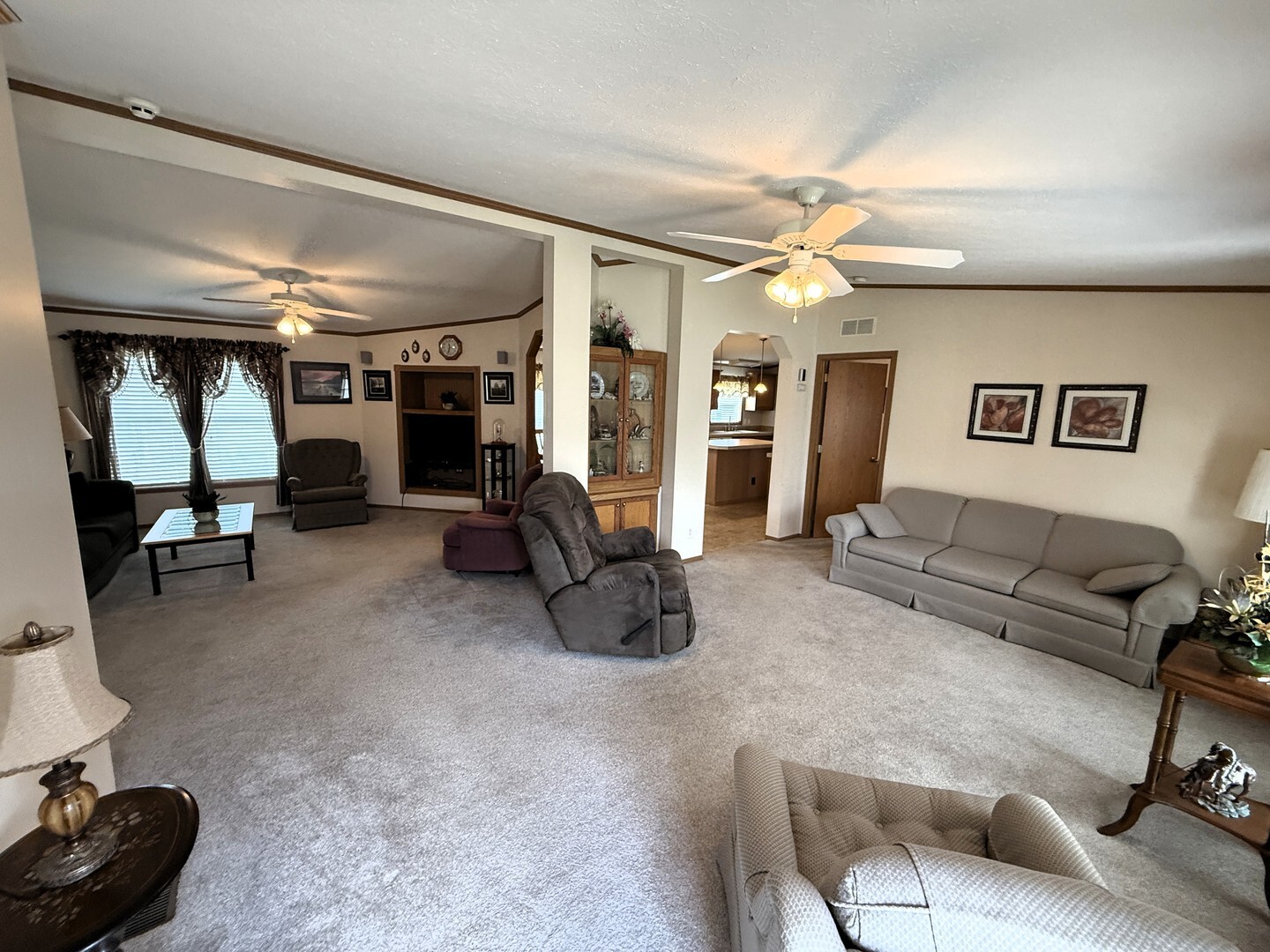 Property Photo:  2091 Iris Avenue  IL 61008 