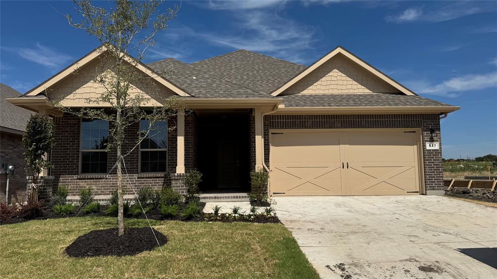 Property Photo: 537 Pickett Creek Drive TX 76008