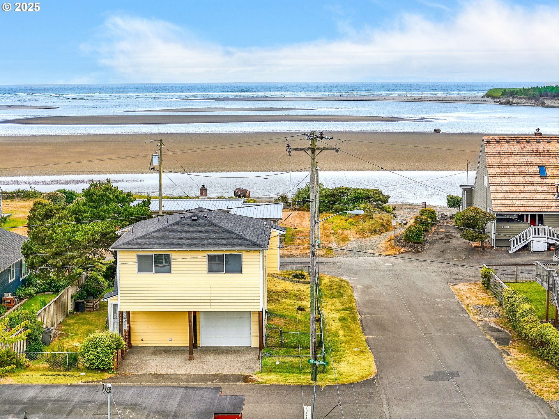 Property Photo: 2549 Neawanna St OR 97138