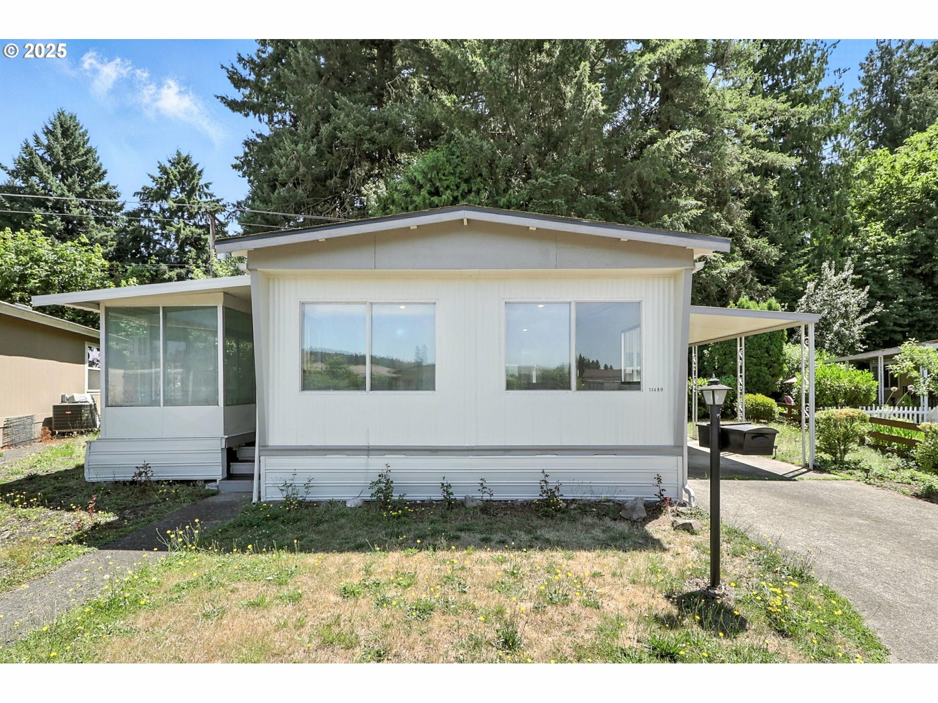 Property Photo:  11489 SW Royal Villa Dr 196  OR 97224 