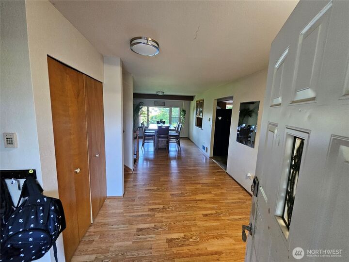 Property Photo:  122  Fireweed Street  WA 98366