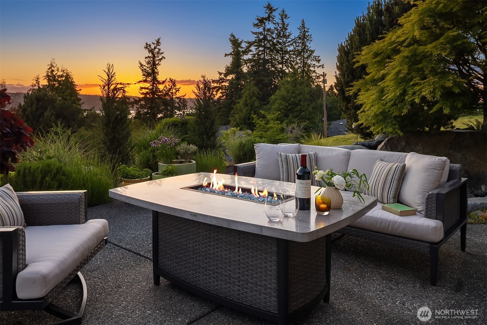Property Photo:  1602  Washington Avenue  WA 98275 