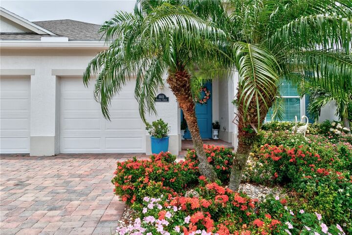 Property Photo: 1601 Segovia Circle FL 32966