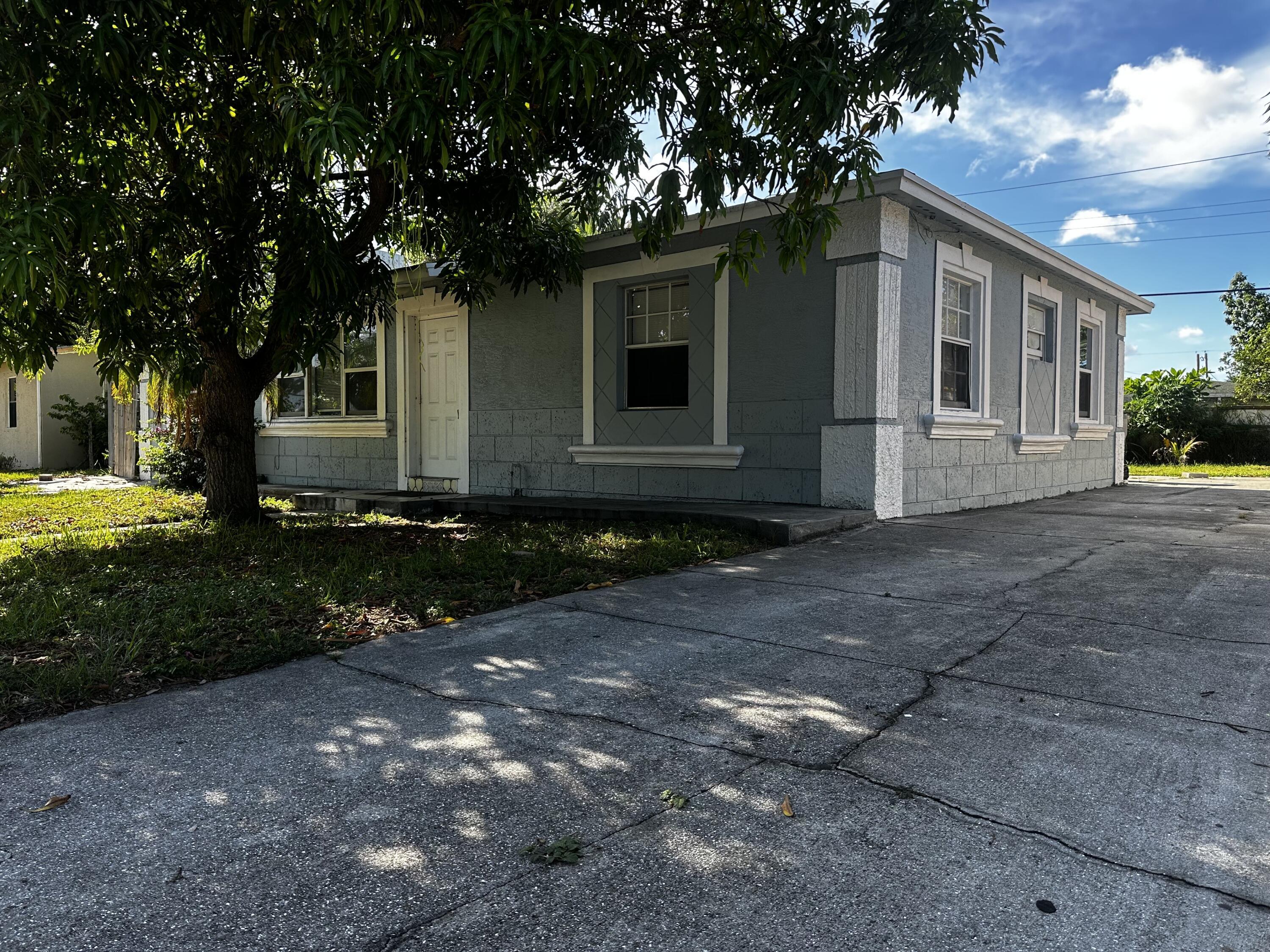 Property Photo: 559 Dogwood Road FL 33409
