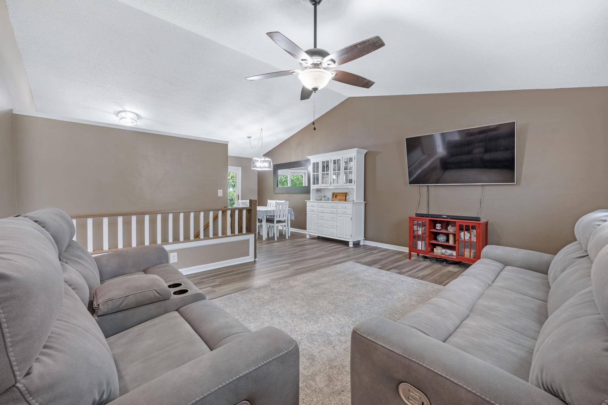 Property Photo: 1602 Tanglewood Rd KS 67133-9223