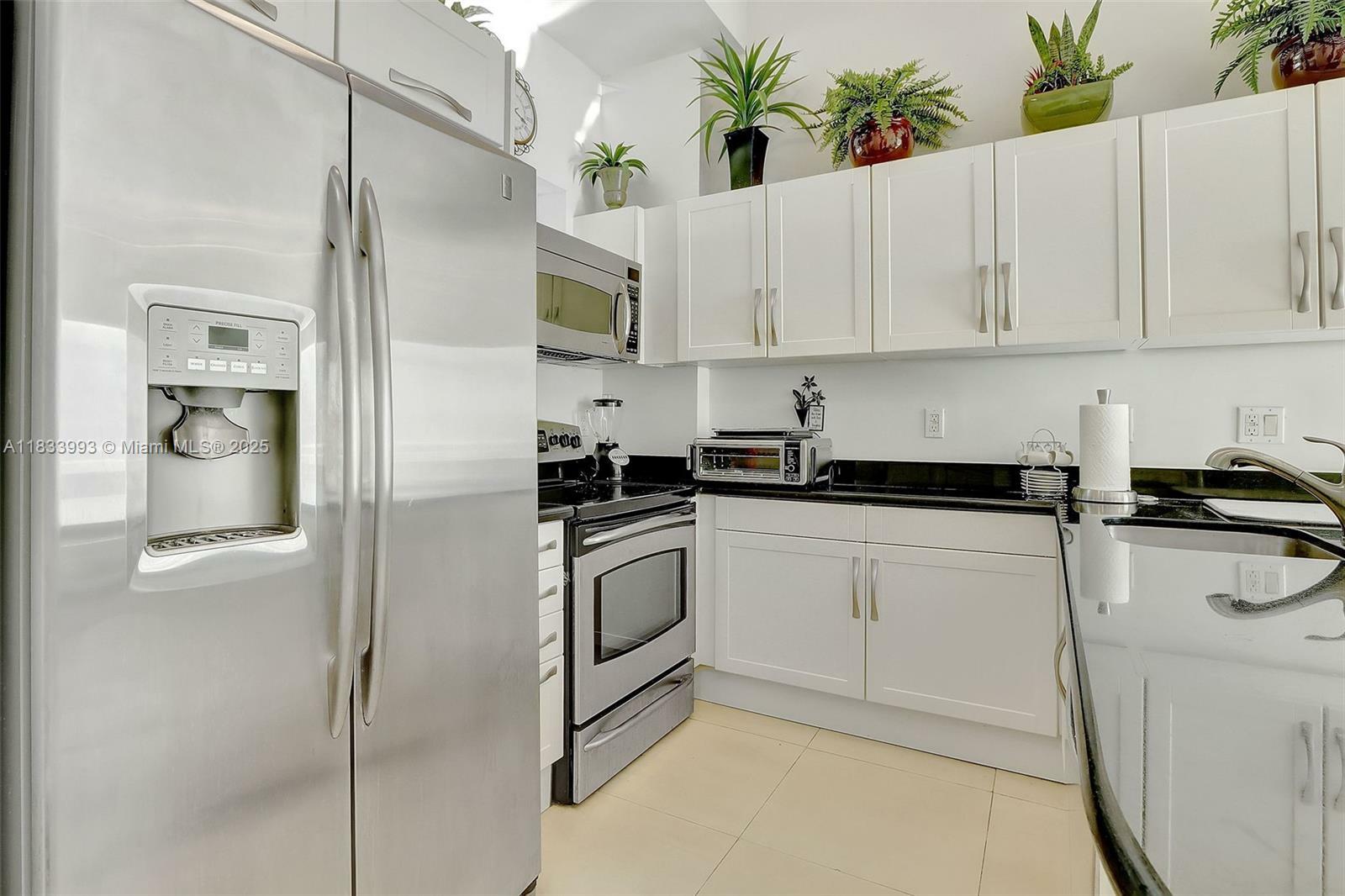 Property Photo: 7290 SW 90th St 703 FL 33156