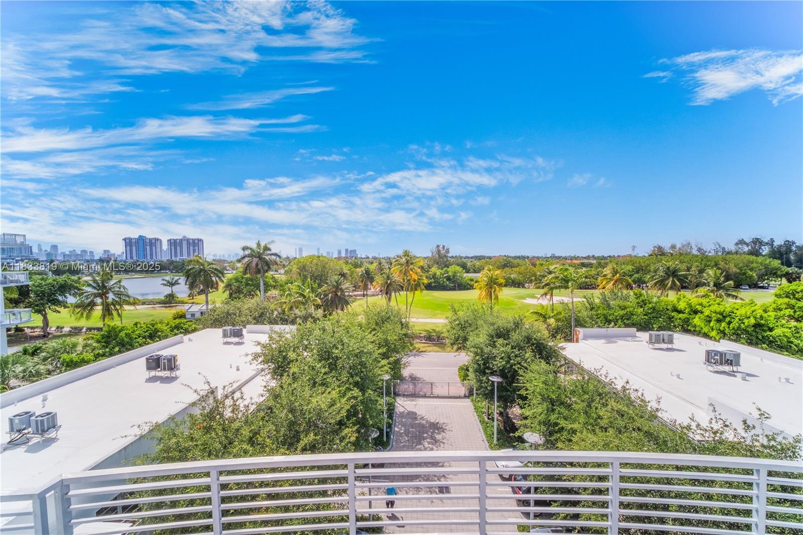 Property Photo: 2021 Meridian Ave 8 FL 33139