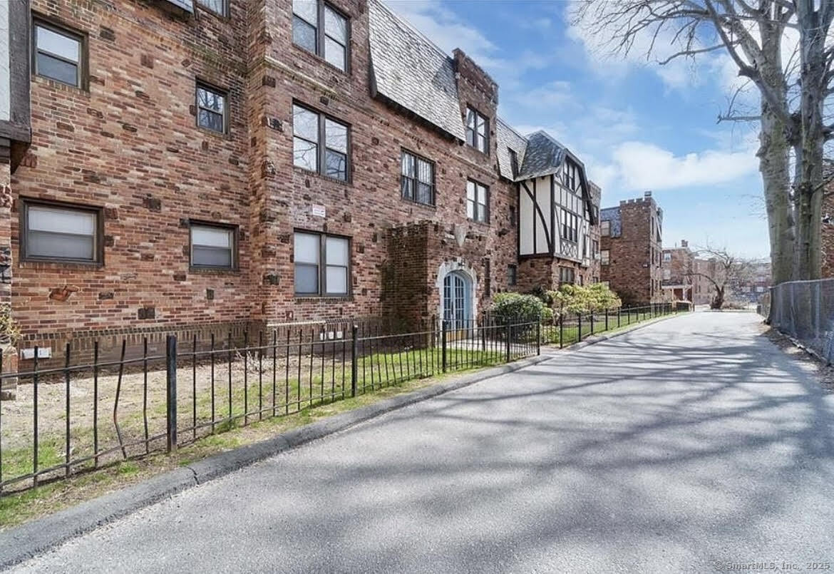 Property Photo:  16 Townley Street E3  CT 06105 