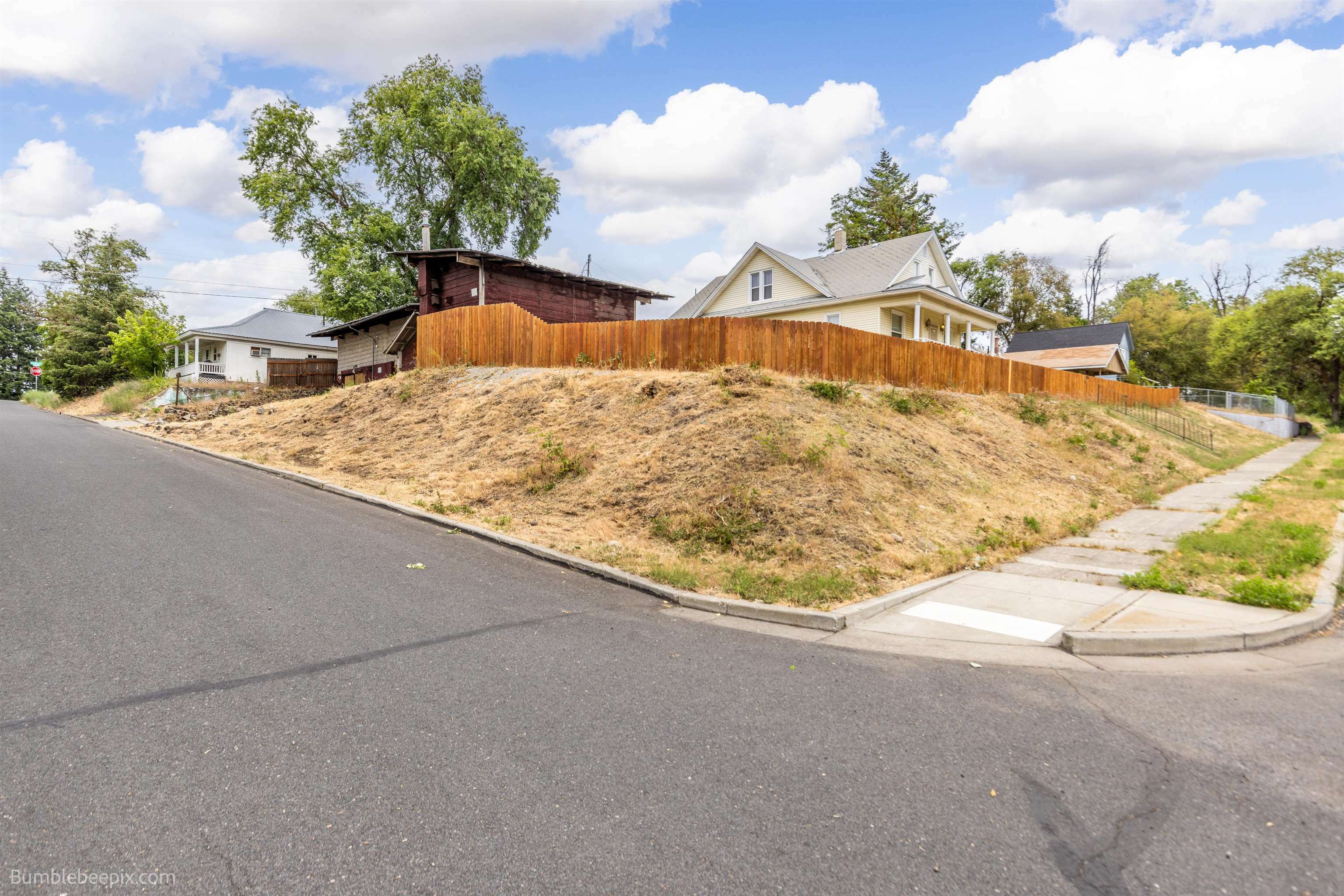 Property Photo:  1898 N Cannon St  WA 99205 
