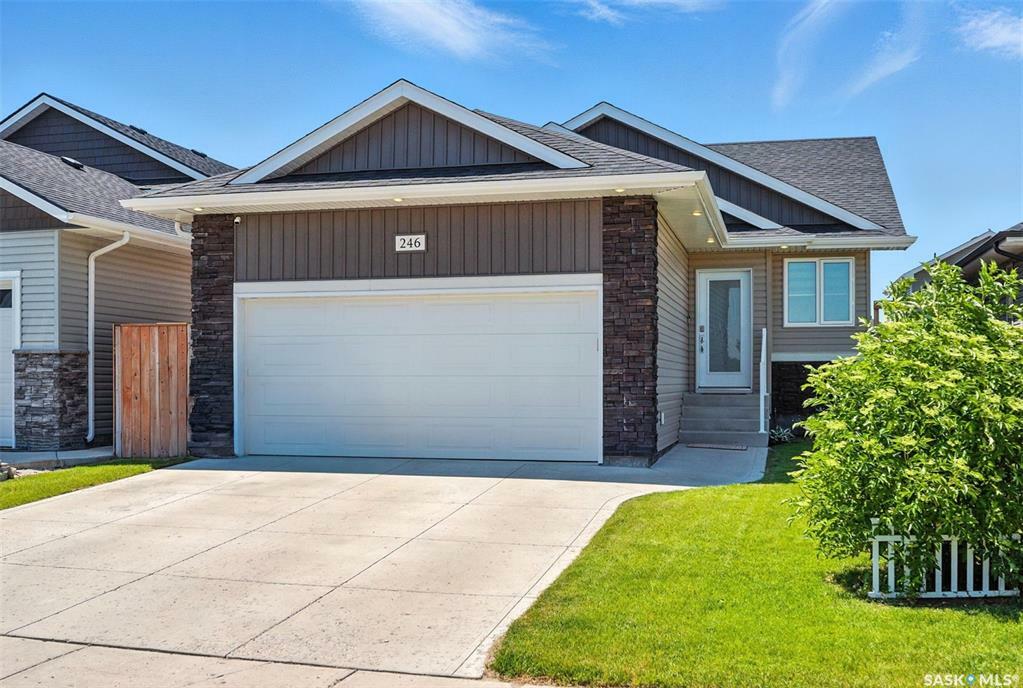 Property Photo: 246 Hassard Close SK S7L 4Z7