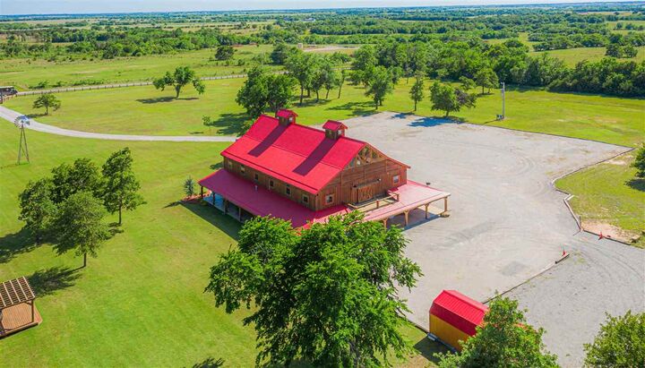 Property Photo: 347599 E 5400 Road OK 74032