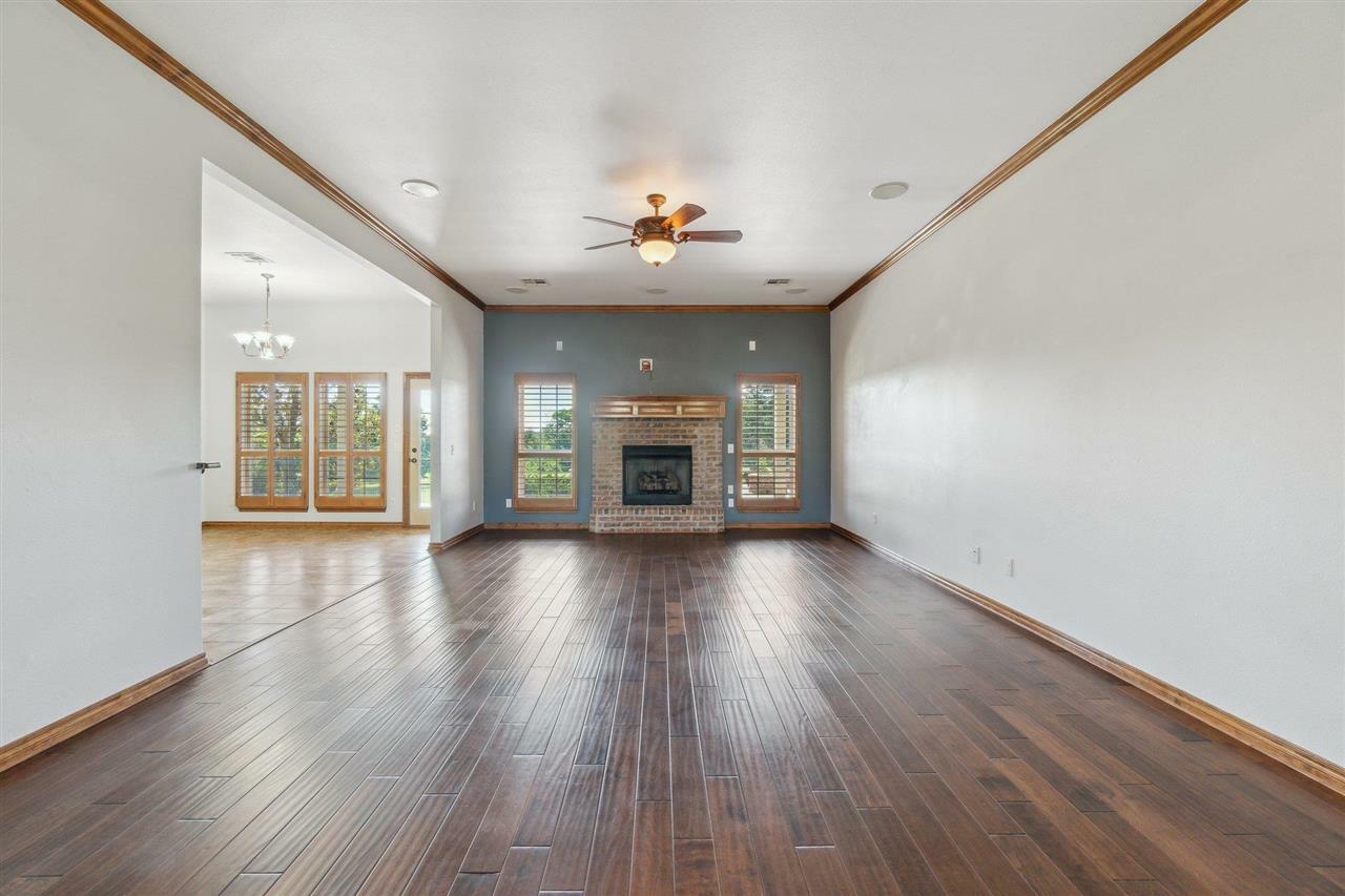 Property Photo: 917 Country Club Drive OK 74023
