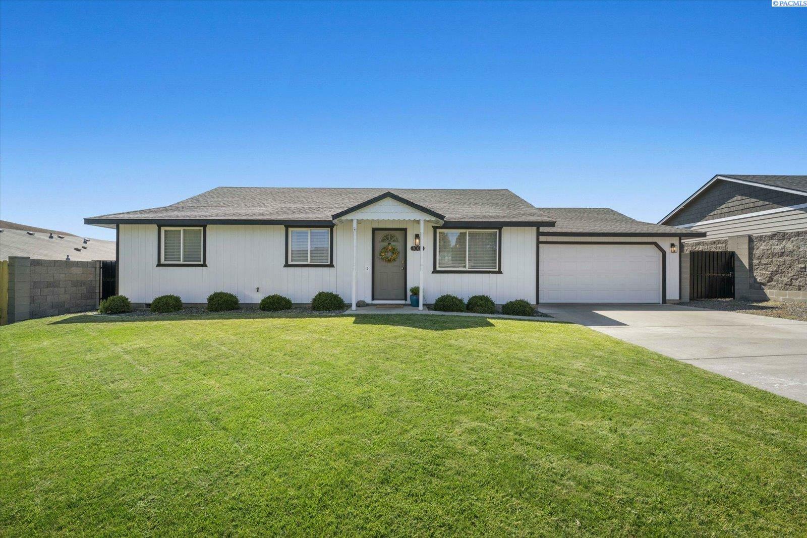 Property Photo: 3007 Rose St WA 99353