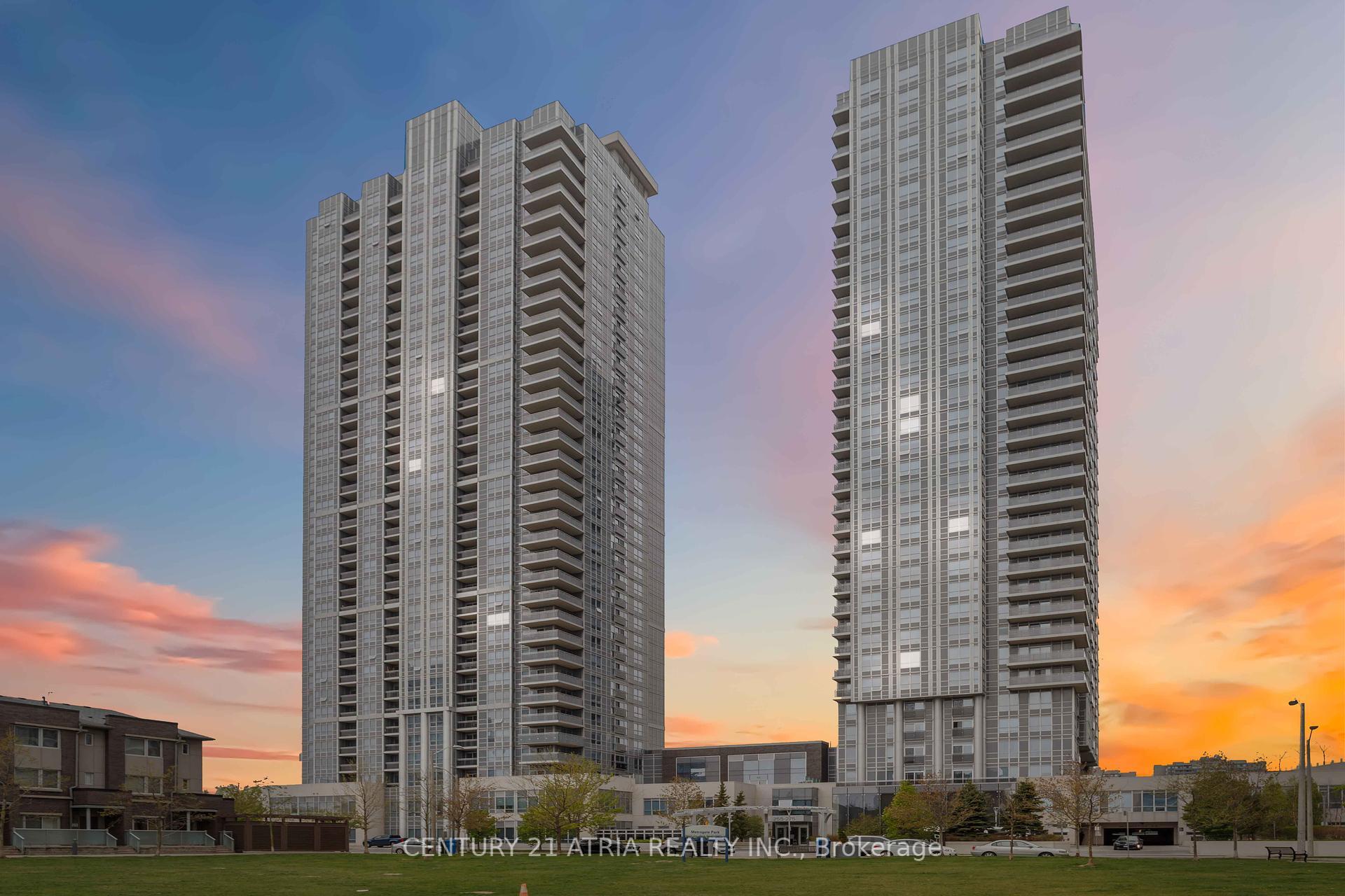 Property Photo: 275 Village Green Square 717 ON M1S 0L8
