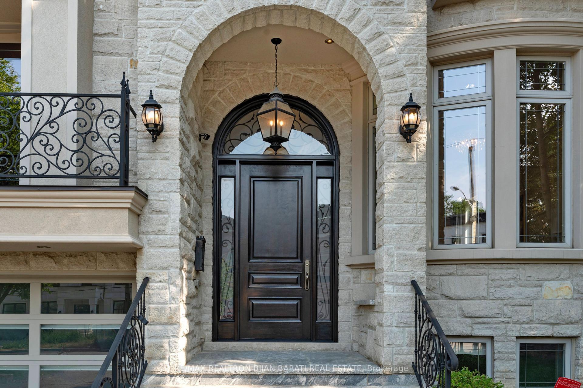 Property Photo: 92 Princess Avenue ON M2N 3R6