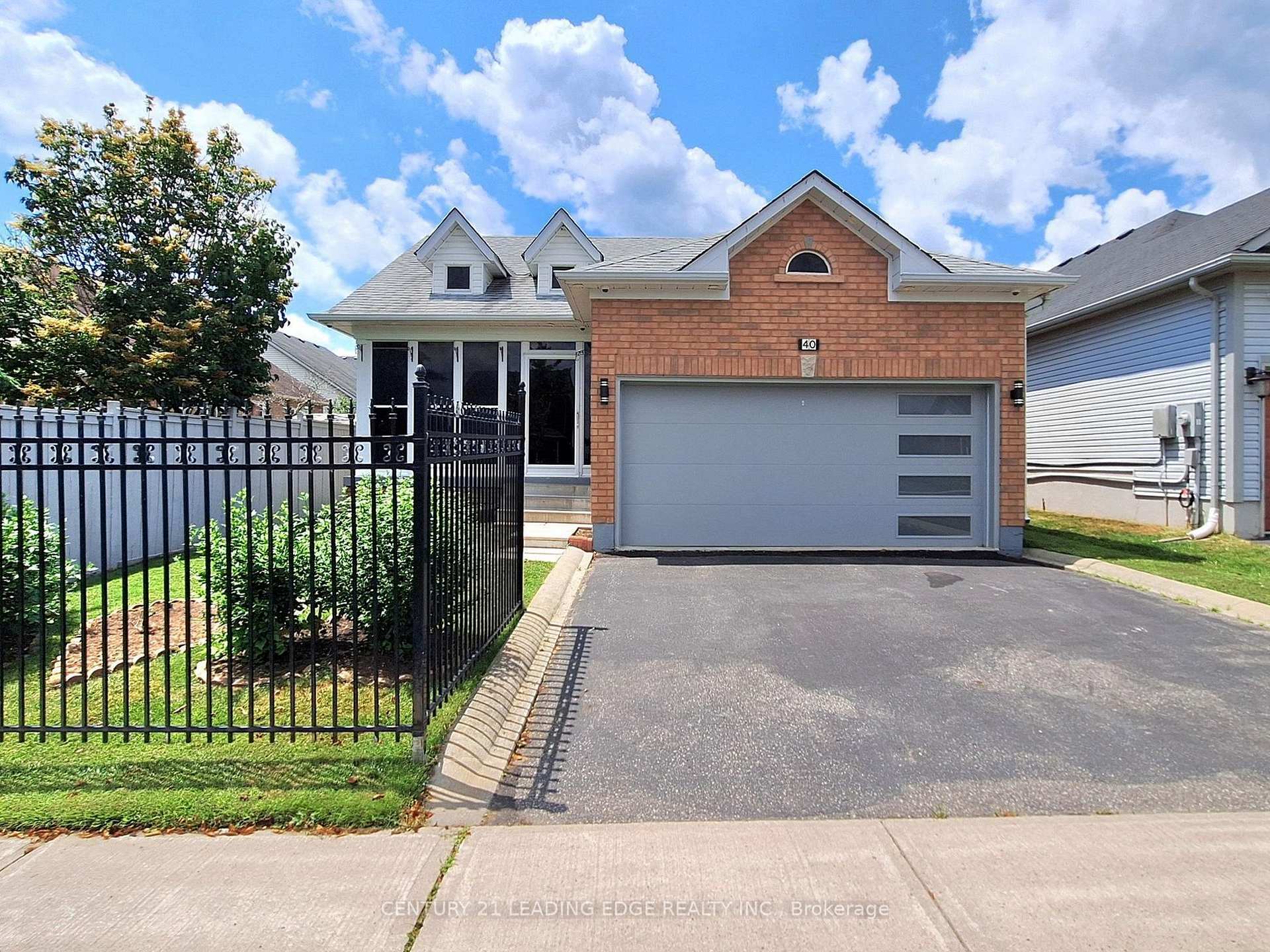 Property Photo: 40 Silverstone Crescent ON L4P 4A4