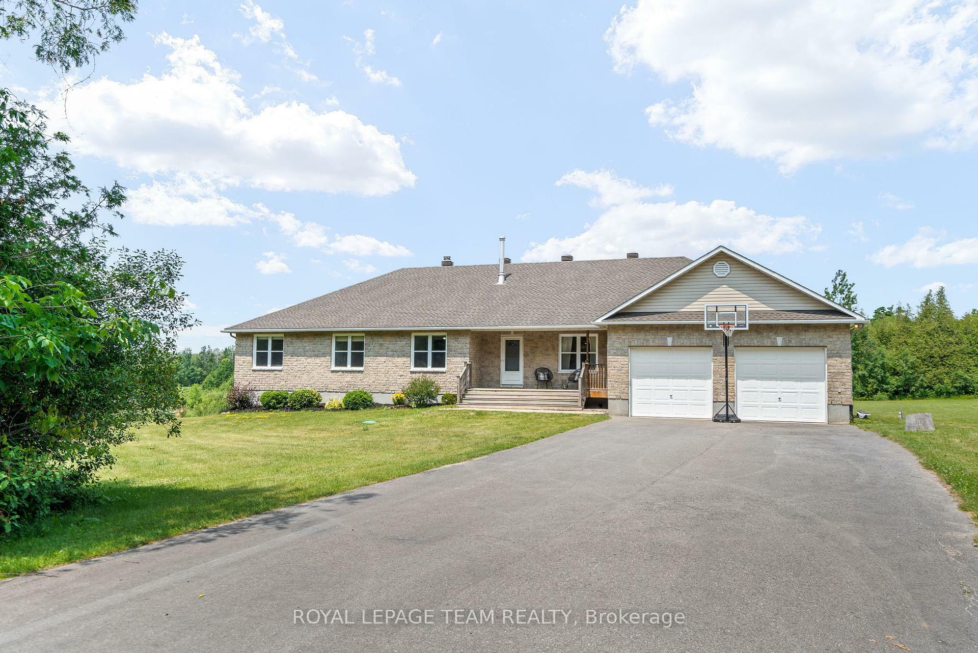 Property Photo: 6473 Springhill Road ON K0A 2W0
